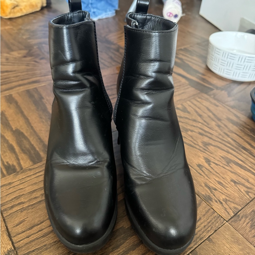 Day vine black booties worn 2x size 41